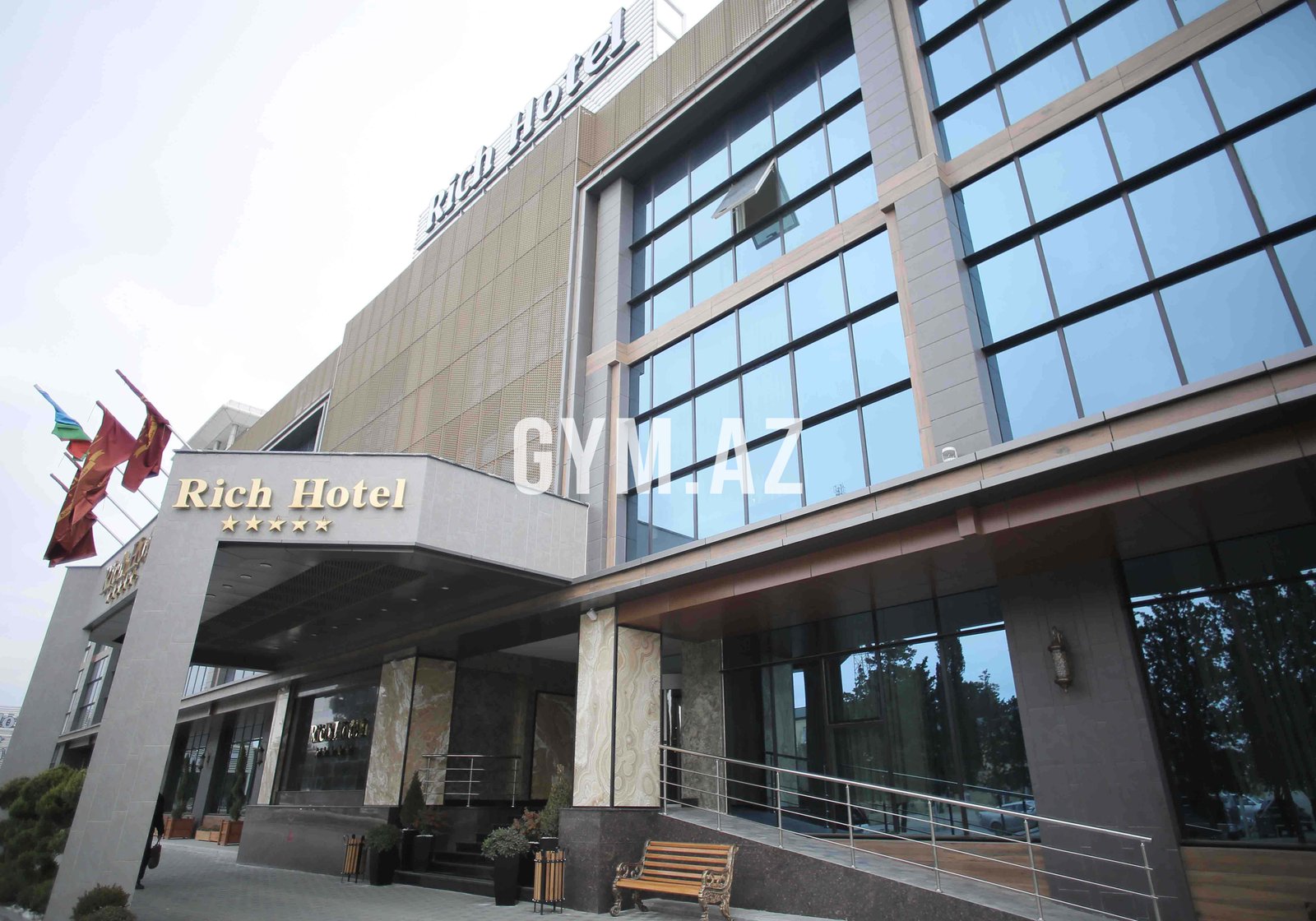 Rich Hotel